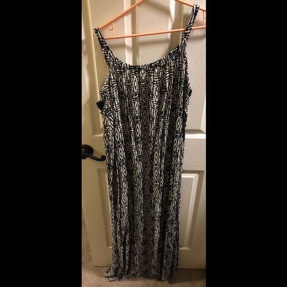 Ava & Viv Dresses & Skirts - Ava&Viv black and white dress